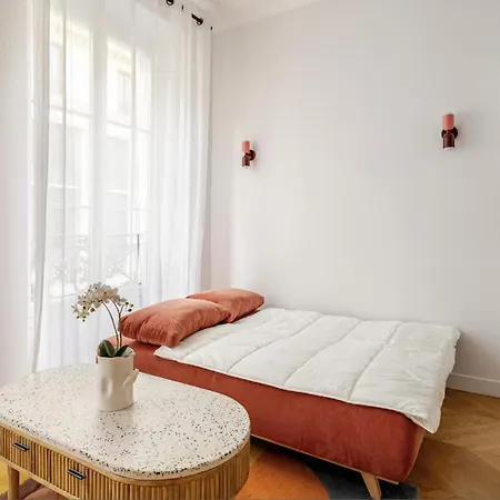 50 M² Lumineux Et Refait à Neuf